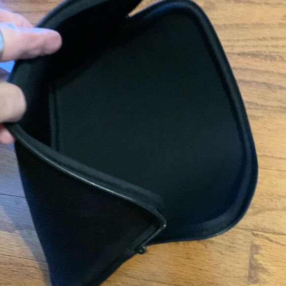 Americana padded laptop case.  Very thick & nice. - Picture 3 of 6